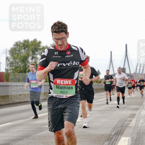 03.10.2025 - Köhlbrandbrückenlauf Michael Burmester http://msf.ph/oto/9159651 03.10.2025 15:46:24 Position 3 3, 9512 meine-sportfotos.de