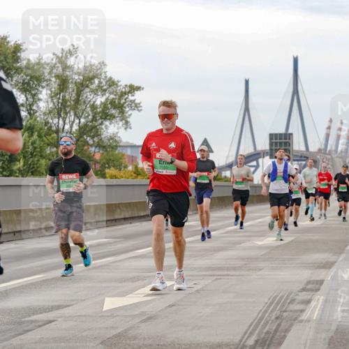 03.10.2025 - Köhlbrandbrückenlauf Michael Burmester http://msf.ph/oto/9159673 03.10.2025 15:46:37 Position 3 9187, 7120 meine-sportfotos.de