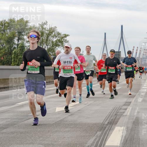 03.10.2025 - Köhlbrandbrückenlauf Michael Burmester http://msf.ph/oto/9159696 03.10.2025 15:46:47 Position 3 9195, 7059, 9398 meine-sportfotos.de