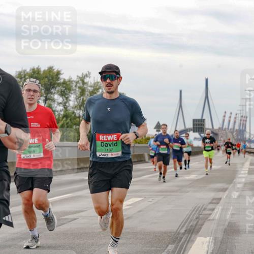 03.10.2025 - Köhlbrandbrückenlauf Michael Burmester http://msf.ph/oto/9159707 03.10.2025 15:46:53 Position 3 7356, 7089, 7187 meine-sportfotos.de
