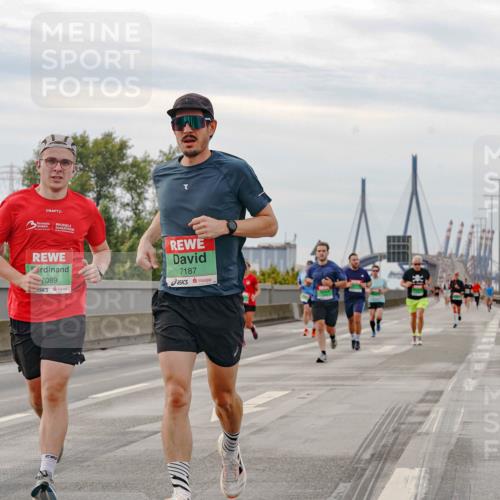 03.10.2025 - Köhlbrandbrückenlauf Michael Burmester http://msf.ph/oto/9159709 03.10.2025 15:46:53 Position 3 7089, 7187 meine-sportfotos.de