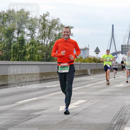 03.10.2025 - Köhlbrandbrückenlauf Michael Burmester http://msf.ph/oto/9159756 03.10.2025 15:47:28 Position 3 7496, 7202 meine-sportfotos.de