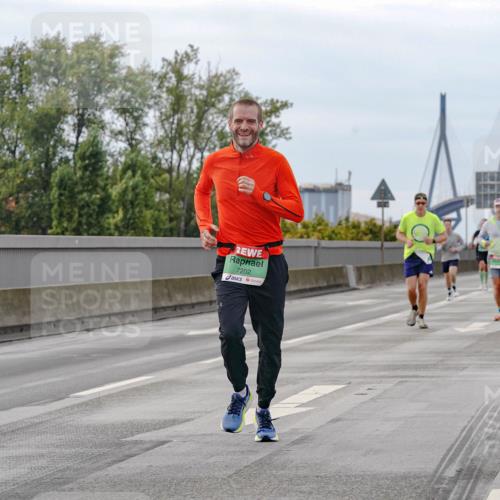 03.10.2025 - Köhlbrandbrückenlauf Michael Burmester http://msf.ph/oto/9159758 03.10.2025 15:47:28 Position 3 7496, 7202 meine-sportfotos.de
