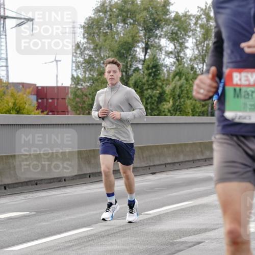 03.10.2025 - Köhlbrandbrückenlauf Michael Burmester http://msf.ph/oto/9159779 03.10.2025 15:47:40 Position 3 7081 meine-sportfotos.de