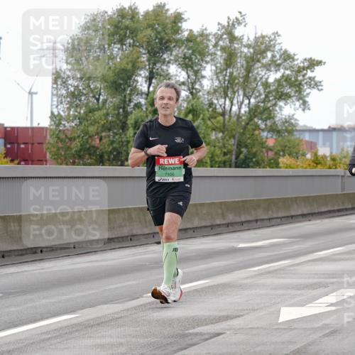 03.10.2025 - Köhlbrandbrückenlauf Michael Burmester http://msf.ph/oto/9159786 03.10.2025 15:47:43 Position 3 7106, 8940 meine-sportfotos.de
