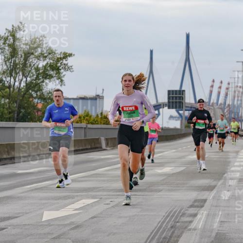 03.10.2025 - Köhlbrandbrückenlauf Michael Burmester http://msf.ph/oto/9159795 03.10.2025 15:47:48 Position 3 7189 meine-sportfotos.de