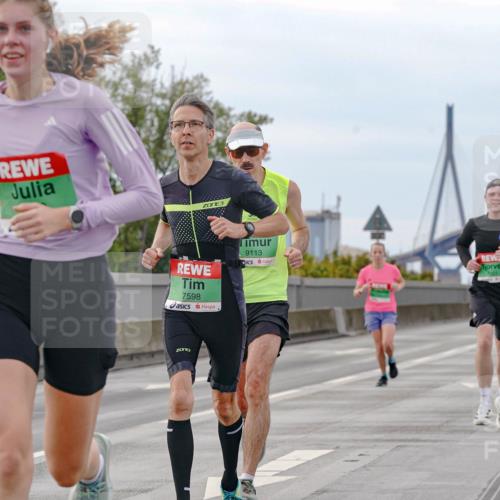 03.10.2025 - Köhlbrandbrückenlauf Michael Burmester http://msf.ph/oto/9159802 03.10.2025 15:47:51 Position 3 3, 958, 7598, 9113 meine-sportfotos.de