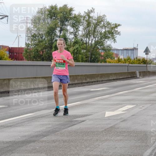 03.10.2025 - Köhlbrandbrückenlauf Michael Burmester http://msf.ph/oto/9159820 03.10.2025 15:47:56 Position 3 7301 meine-sportfotos.de