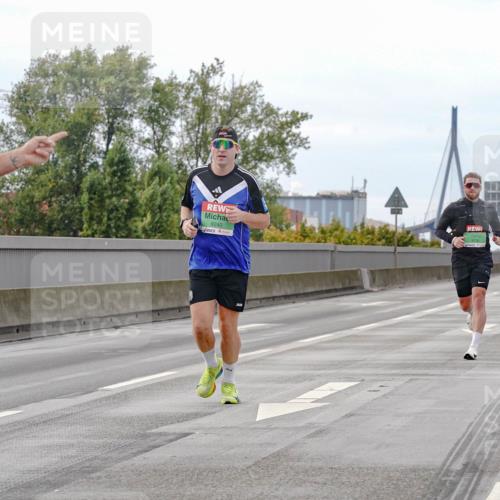 03.10.2025 - Köhlbrandbrückenlauf Michael Burmester http://msf.ph/oto/9159860 03.10.2025 15:48:18 Position 3 9240 meine-sportfotos.de