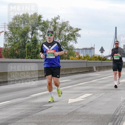 03.10.2025 - Köhlbrandbrückenlauf Michael Burmester http://msf.ph/oto/9159863 03.10.2025 15:48:18 Position 3 9240 meine-sportfotos.de