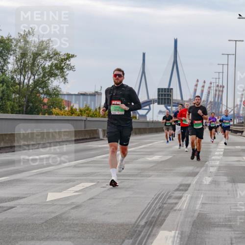 03.10.2025 - Köhlbrandbrückenlauf Michael Burmester http://msf.ph/oto/9159864 03.10.2025 15:48:19 Position 3 9736 meine-sportfotos.de