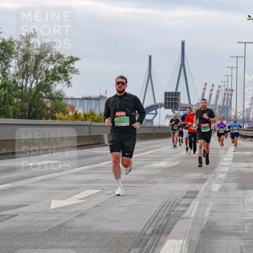 03.10.2025 - Köhlbrandbrückenlauf Michael Burmester http://msf.ph/oto/9159865 03.10.2025 15:48:20 Position 3 9736 meine-sportfotos.de