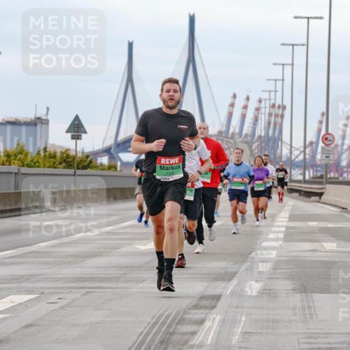 03.10.2025 - Köhlbrandbrückenlauf Michael Burmester http://msf.ph/oto/9159869 03.10.2025 15:48:23 Position 3 7105 meine-sportfotos.de