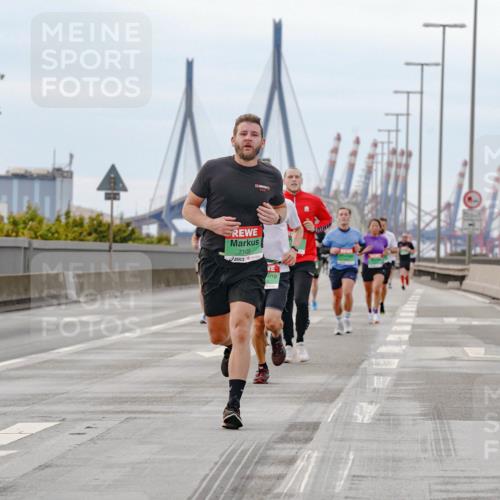 03.10.2025 - Köhlbrandbrückenlauf Michael Burmester http://msf.ph/oto/9159870 03.10.2025 15:48:23 Position 3 7105 meine-sportfotos.de