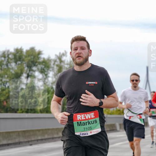 03.10.2025 - Köhlbrandbrückenlauf Michael Burmester http://msf.ph/oto/9159874 03.10.2025 15:48:27 Position 3 7105 meine-sportfotos.de
