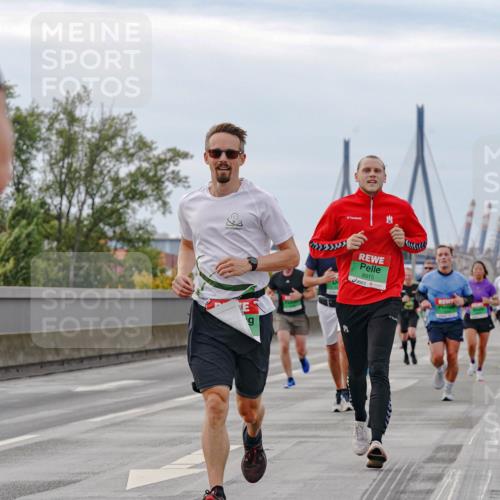 03.10.2025 - Köhlbrandbrückenlauf Michael Burmester http://msf.ph/oto/9159877 03.10.2025 15:48:28 Position 3 8915 meine-sportfotos.de