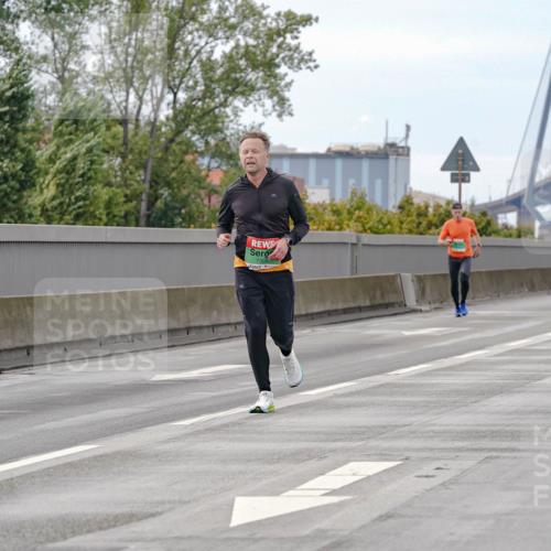 03.10.2025 - Köhlbrandbrückenlauf Michael Burmester http://msf.ph/oto/9159912 03.10.2025 15:48:47 Position 3 7320, 7259 meine-sportfotos.de