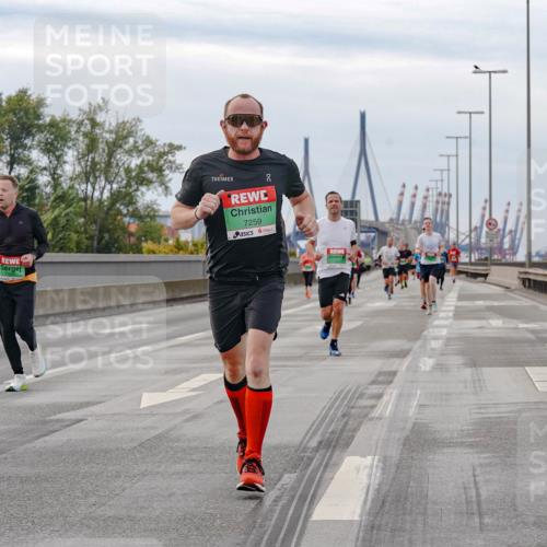 03.10.2025 - Köhlbrandbrückenlauf Michael Burmester http://msf.ph/oto/9159918 03.10.2025 15:48:50 Position 3 7259 meine-sportfotos.de