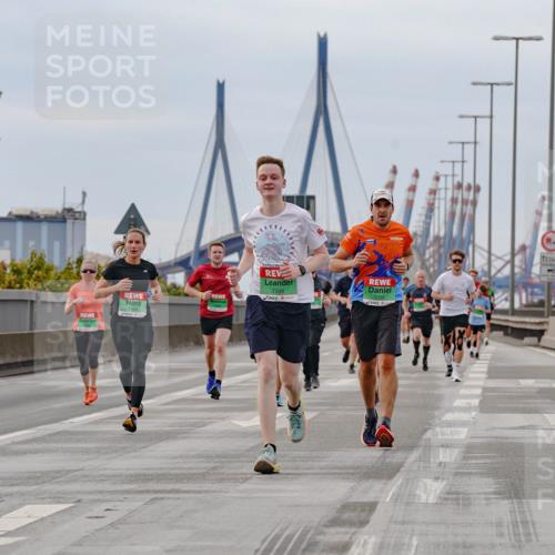 03.10.2025 - Köhlbrandbrückenlauf Michael Burmester http://msf.ph/oto/9159923 03.10.2025 15:48:56 Position 3 7398 meine-sportfotos.de