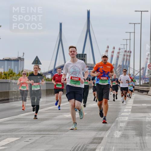 03.10.2025 - Köhlbrandbrückenlauf Michael Burmester http://msf.ph/oto/9159924 03.10.2025 15:48:57 Position 3 7398 meine-sportfotos.de