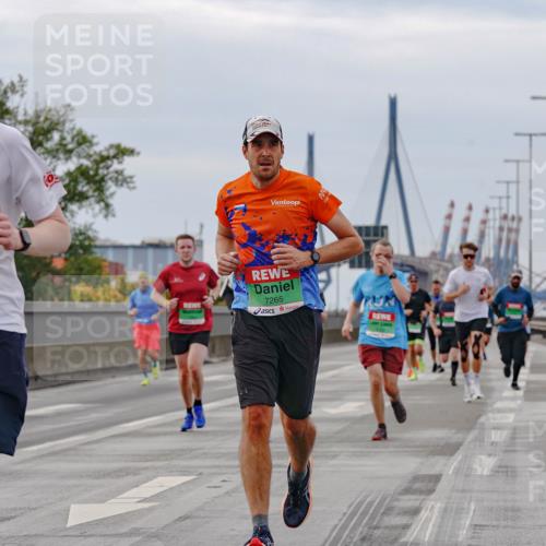 03.10.2025 - Köhlbrandbrückenlauf Michael Burmester http://msf.ph/oto/9159937 03.10.2025 15:49:01 Position 3 7398, 7265 meine-sportfotos.de