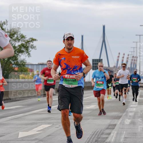 03.10.2025 - Köhlbrandbrückenlauf Michael Burmester http://msf.ph/oto/9159938 03.10.2025 15:49:02 Position 3 7398, 7265 meine-sportfotos.de