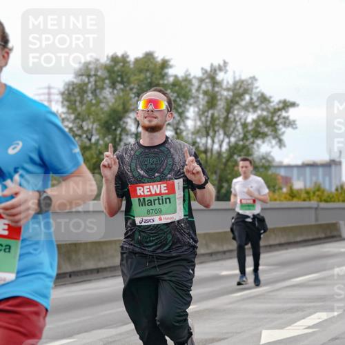 03.10.2025 - Köhlbrandbrückenlauf Michael Burmester http://msf.ph/oto/9159951 03.10.2025 15:49:08 Position 3 7, 8509, 8769, 18 meine-sportfotos.de