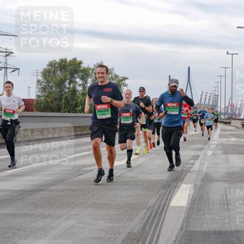03.10.2025 - Köhlbrandbrückenlauf Michael Burmester http://msf.ph/oto/9159960 03.10.2025 15:49:12 Position 3 8990 meine-sportfotos.de