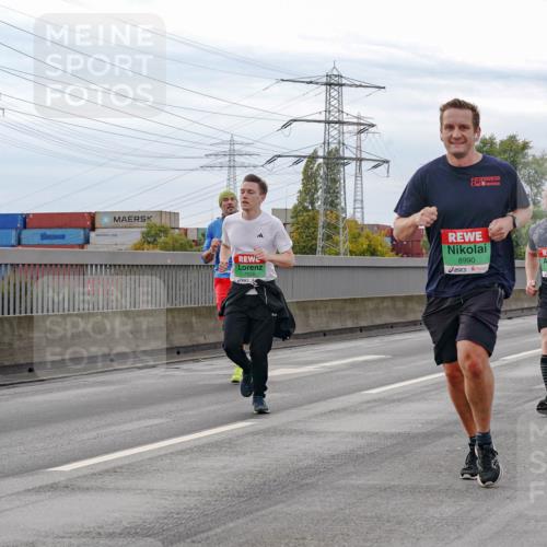 03.10.2025 - Köhlbrandbrückenlauf Michael Burmester http://msf.ph/oto/9159962 03.10.2025 15:49:13 Position 3 8990, 7110 meine-sportfotos.de