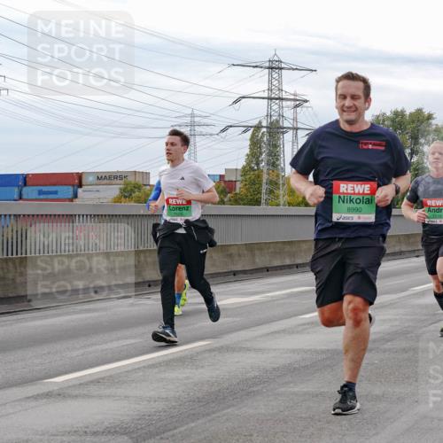 03.10.2025 - Köhlbrandbrückenlauf Michael Burmester http://msf.ph/oto/9159964 03.10.2025 15:49:13 Position 3 7522, 8990, 7110 meine-sportfotos.de