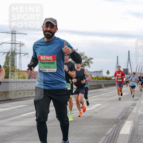 03.10.2025 - Köhlbrandbrückenlauf Michael Burmester http://msf.ph/oto/9159968 03.10.2025 15:49:14 Position 3 7110, 7016 meine-sportfotos.de