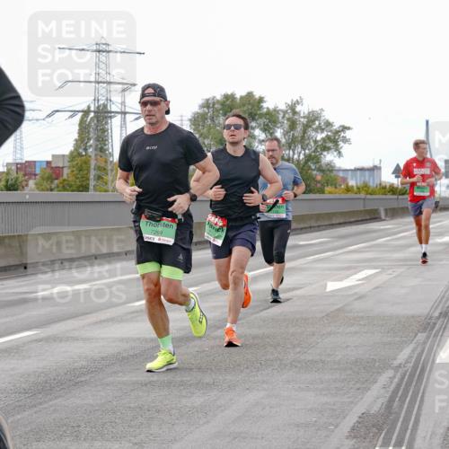 03.10.2025 - Köhlbrandbrückenlauf Michael Burmester http://msf.ph/oto/9159969 03.10.2025 15:49:15 Position 3 7299 meine-sportfotos.de