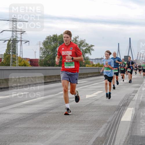 03.10.2025 - Köhlbrandbrückenlauf Michael Burmester http://msf.ph/oto/9159977 03.10.2025 15:49:19 Position 3 96, 247, 7342 meine-sportfotos.de