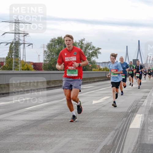 03.10.2025 - Köhlbrandbrückenlauf Michael Burmester http://msf.ph/oto/9159978 03.10.2025 15:49:19 Position 3 96, 247, 7342 meine-sportfotos.de