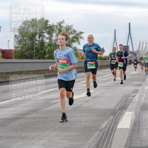 03.10.2025 - Köhlbrandbrückenlauf Michael Burmester http://msf.ph/oto/9159980 03.10.2025 15:49:20 Position 3 9023 meine-sportfotos.de