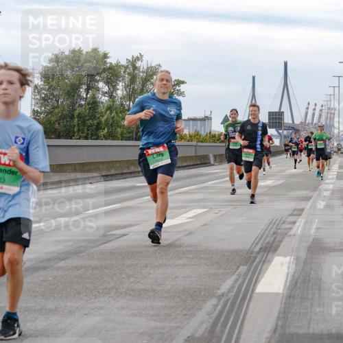 03.10.2025 - Köhlbrandbrückenlauf Michael Burmester http://msf.ph/oto/9159983 03.10.2025 15:49:21 Position 3 9023 meine-sportfotos.de