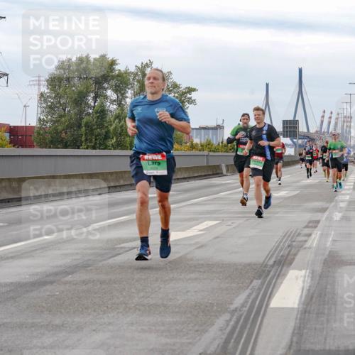 03.10.2025 - Köhlbrandbrückenlauf Michael Burmester http://msf.ph/oto/9159986 03.10.2025 15:49:22 Position 3 1023, 9324 meine-sportfotos.de