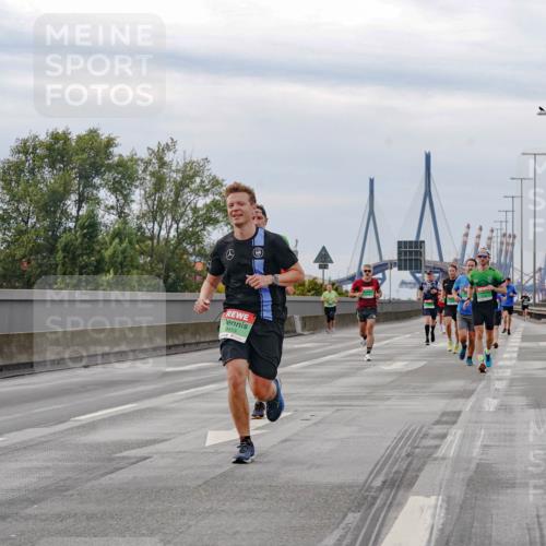 03.10.2025 - Köhlbrandbrückenlauf Michael Burmester http://msf.ph/oto/9159987 03.10.2025 15:49:24 Position 3  meine-sportfotos.de