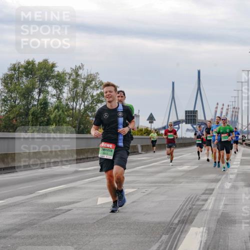 03.10.2025 - Köhlbrandbrückenlauf Michael Burmester http://msf.ph/oto/9159988 03.10.2025 15:49:24 Position 3 9453 meine-sportfotos.de