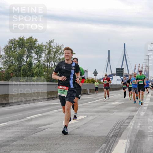 03.10.2025 - Köhlbrandbrückenlauf Michael Burmester http://msf.ph/oto/9159990 03.10.2025 15:49:24 Position 3 9453 meine-sportfotos.de