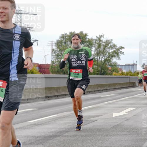 03.10.2025 - Köhlbrandbrückenlauf Michael Burmester http://msf.ph/oto/9159993 03.10.2025 15:49:26 Position 3 9453, 8988 meine-sportfotos.de