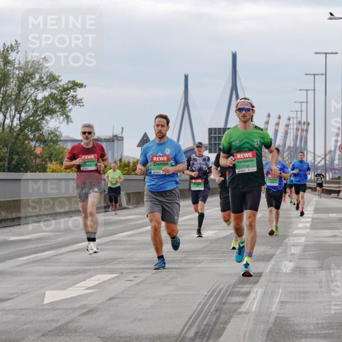 03.10.2025 - Köhlbrandbrückenlauf Michael Burmester http://msf.ph/oto/9159995 03.10.2025 15:49:29 Position 3 7132 meine-sportfotos.de