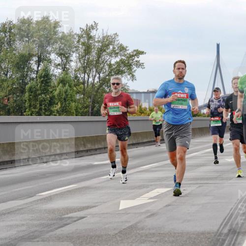 03.10.2025 - Köhlbrandbrückenlauf Michael Burmester http://msf.ph/oto/9159998 03.10.2025 15:49:30 Position 3 7098, 7102, 7132 meine-sportfotos.de