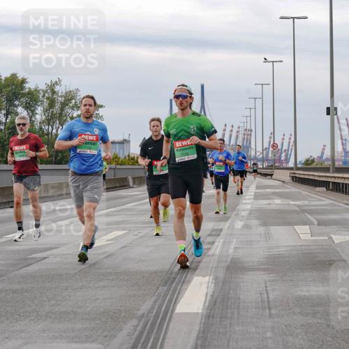 03.10.2025 - Köhlbrandbrückenlauf Michael Burmester http://msf.ph/oto/9160001 03.10.2025 15:49:31 Position 3 7132 meine-sportfotos.de