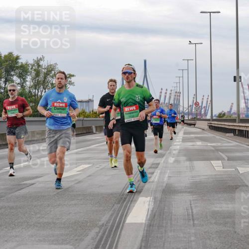 03.10.2025 - Köhlbrandbrückenlauf Michael Burmester http://msf.ph/oto/9160002 03.10.2025 15:49:31 Position 3 7102, 7132 meine-sportfotos.de