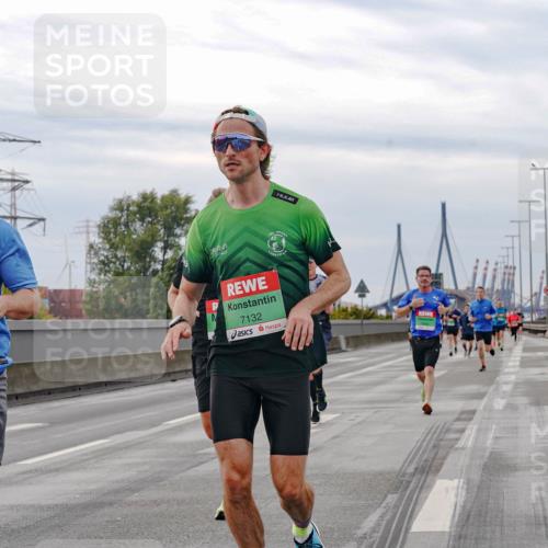 03.10.2025 - Köhlbrandbrückenlauf Michael Burmester http://msf.ph/oto/9160006 03.10.2025 15:49:34 Position 3 7102, 7132 meine-sportfotos.de
