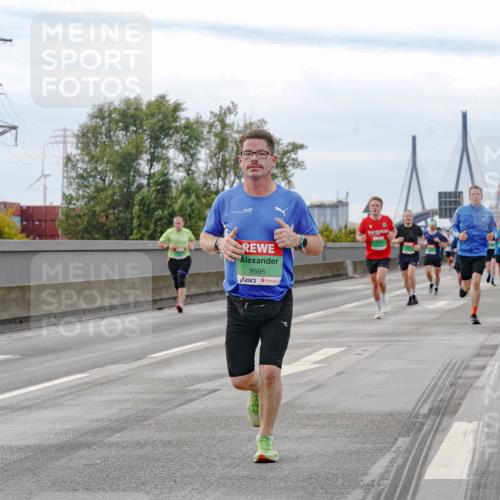 03.10.2025 - Köhlbrandbrückenlauf Michael Burmester http://msf.ph/oto/9160011 03.10.2025 15:49:37 Position 3 7805, 9595 meine-sportfotos.de