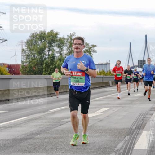 03.10.2025 - Köhlbrandbrückenlauf Michael Burmester http://msf.ph/oto/9160012 03.10.2025 15:49:37 Position 3 9595 meine-sportfotos.de