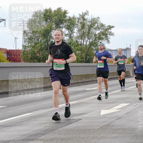 03.10.2025 - Köhlbrandbrückenlauf Michael Burmester http://msf.ph/oto/9160023 03.10.2025 15:49:44 Position 3 7160 meine-sportfotos.de
