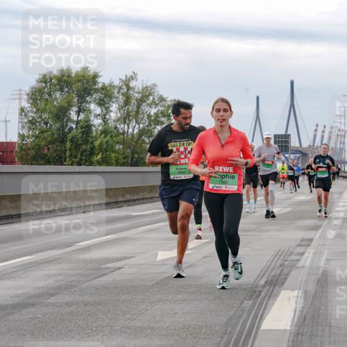 03.10.2025 - Köhlbrandbrückenlauf Michael Burmester http://msf.ph/oto/9160048 03.10.2025 15:49:55 Position 3 9666, 7386 meine-sportfotos.de